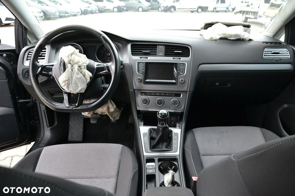 Volkswagen Golf - 19