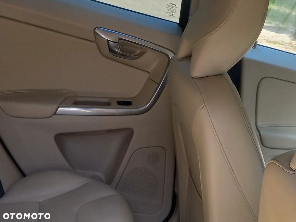 Volvo XC 60 D3 Drive-E Momentum - 16