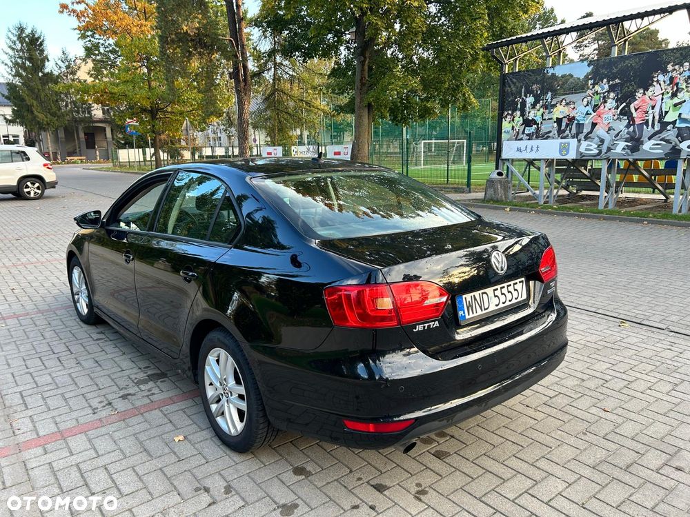 Volkswagen Jetta 2011 photo 2