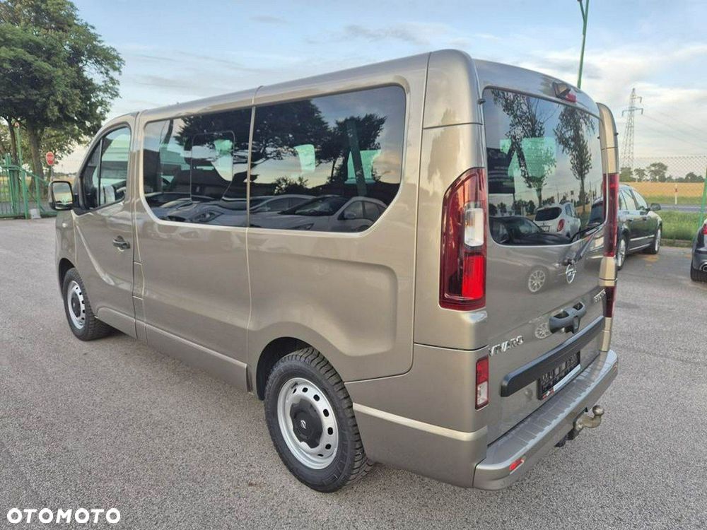 Opel Vivaro - 38