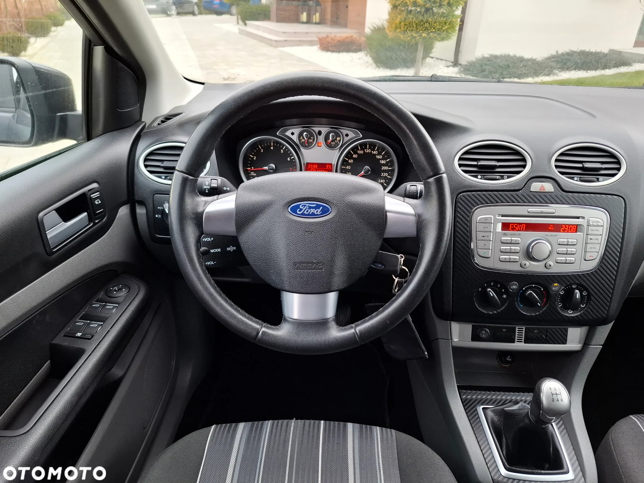 Ford Focus 1.6 16V Sport - 32
