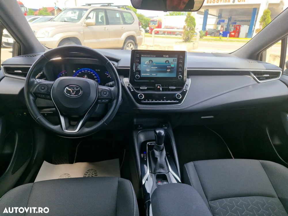Toyota Corolla 1.8 HSD Business - 11