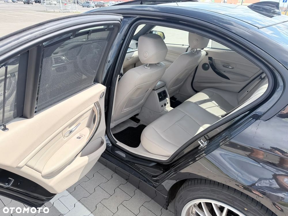 BMW Seria 3 320d - 12