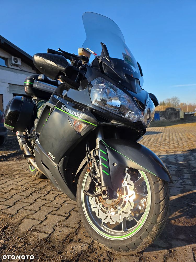 Kawasaki GTR - 4