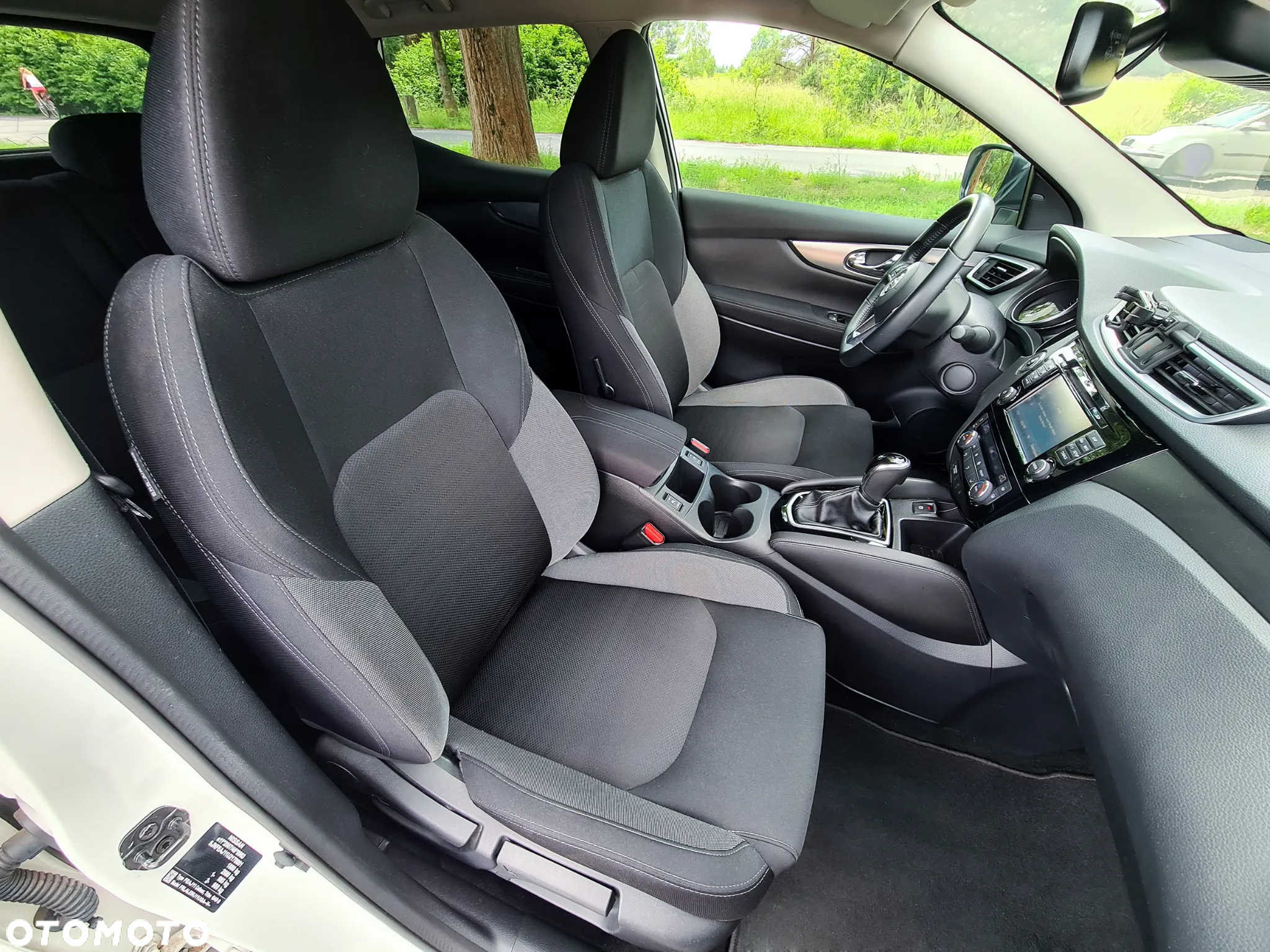Nissan Qashqai 1.2 DIG-T N-Connecta Xtronic EU6 - 17