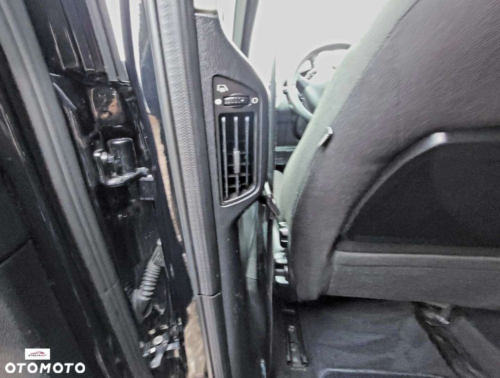 Ford S-Max - 13