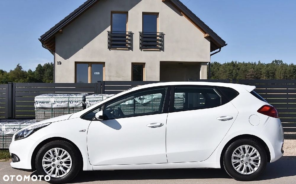Kia Ceed - 10
