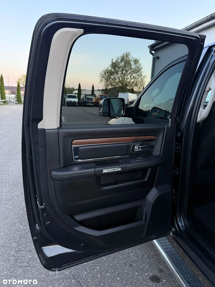 Dodge RAM - 24