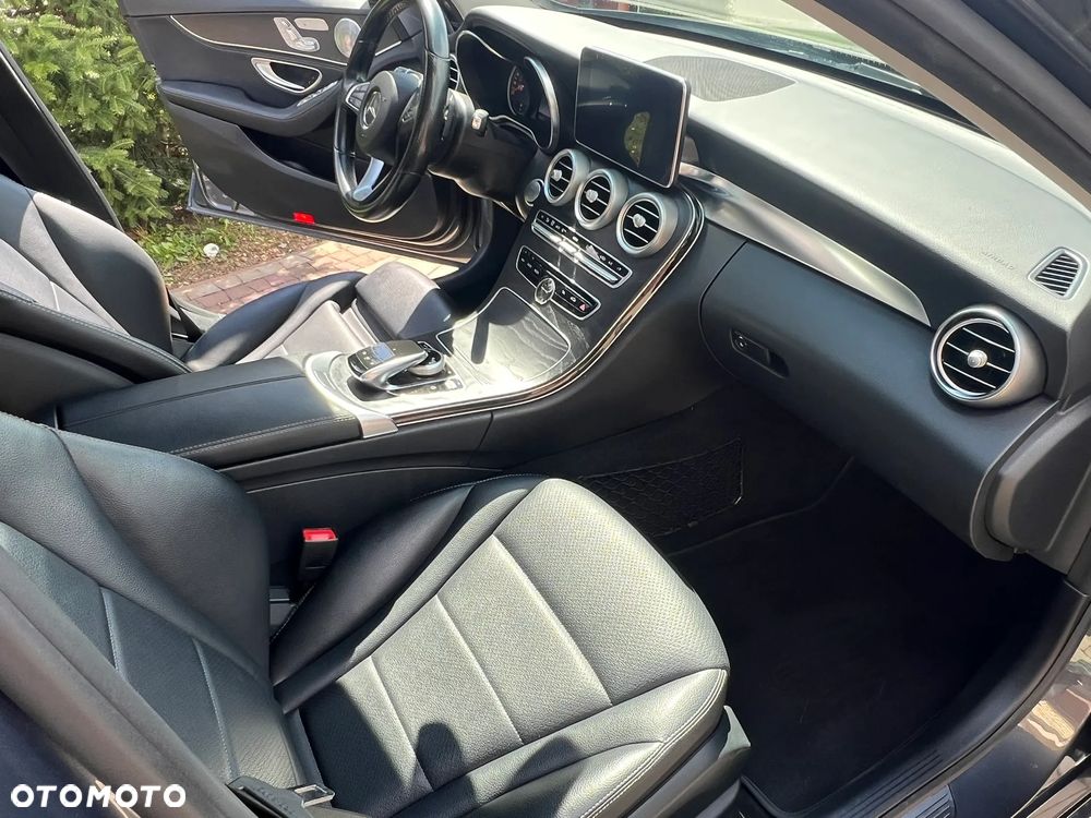 Mercedes-Benz Klasa C 300 7G-TRONIC - 30