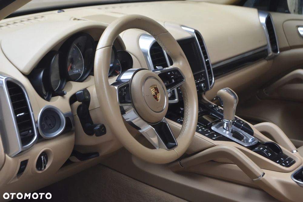 Porsche Cayenne S Diesel Platinum Edition - 13