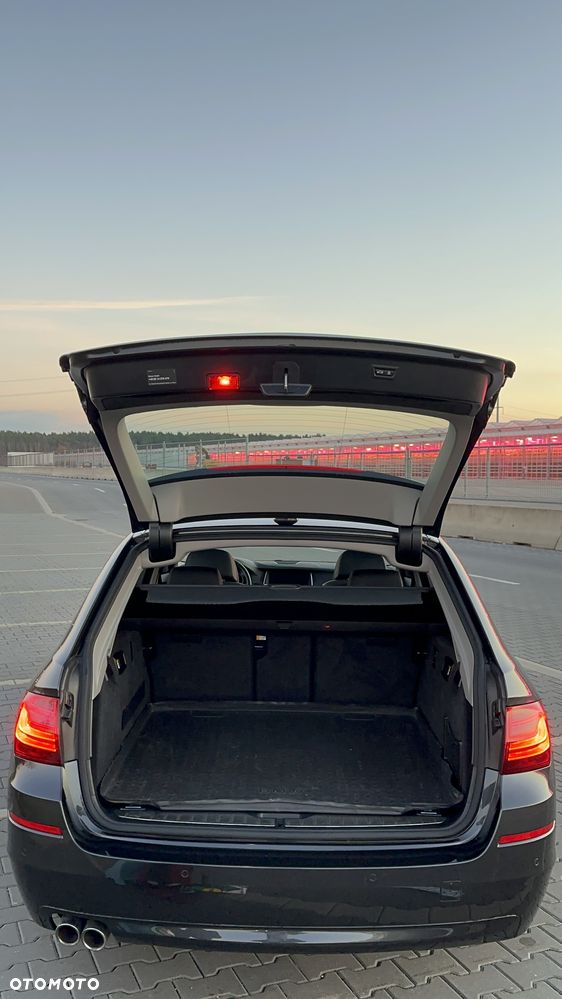 BMW Seria 5 520d Luxury Line - 9