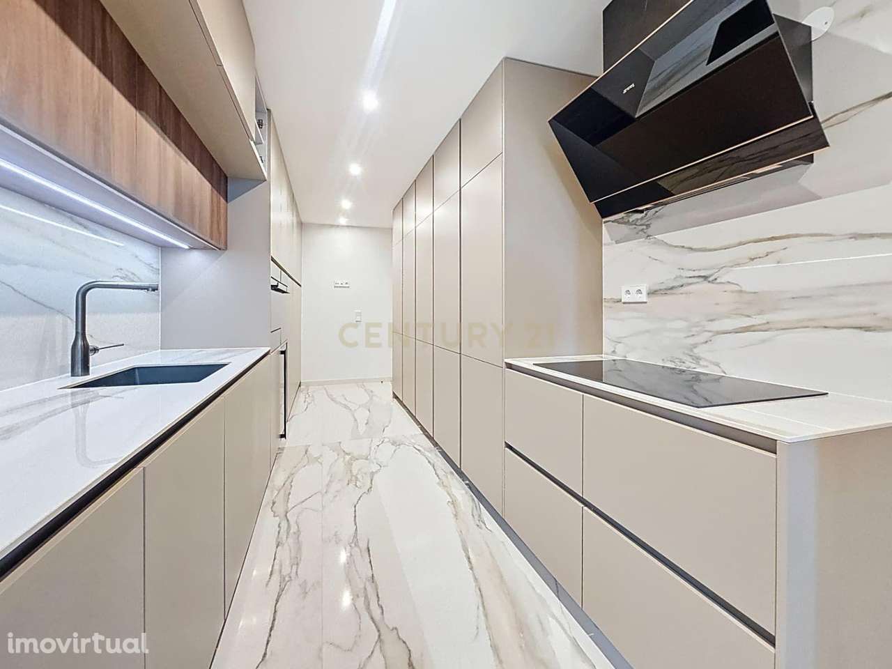 Apartamento T3 Duplex Piscina Privativa em Empreendimento Douro Nobili - Grande imagem: 2/31