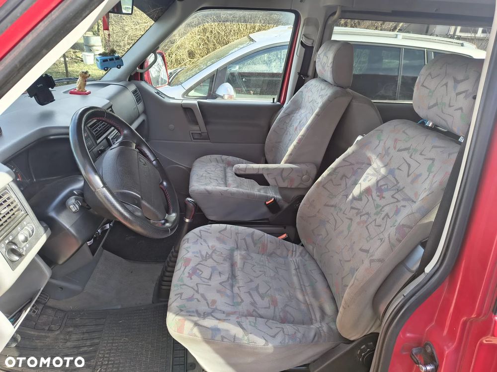 Volkswagen Multivan - 16