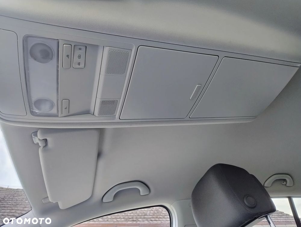Volkswagen Touran 1.4 TSI Conceptline - 13