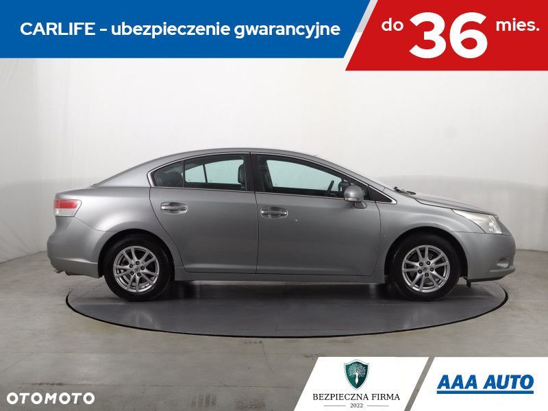 Toyota Avensis - 8