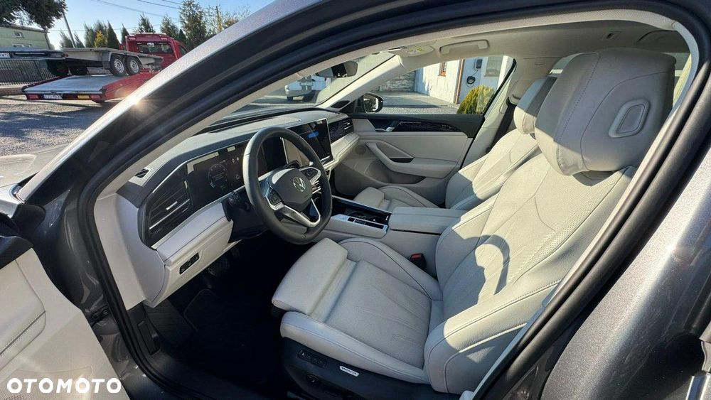 Volkswagen Passat - 9