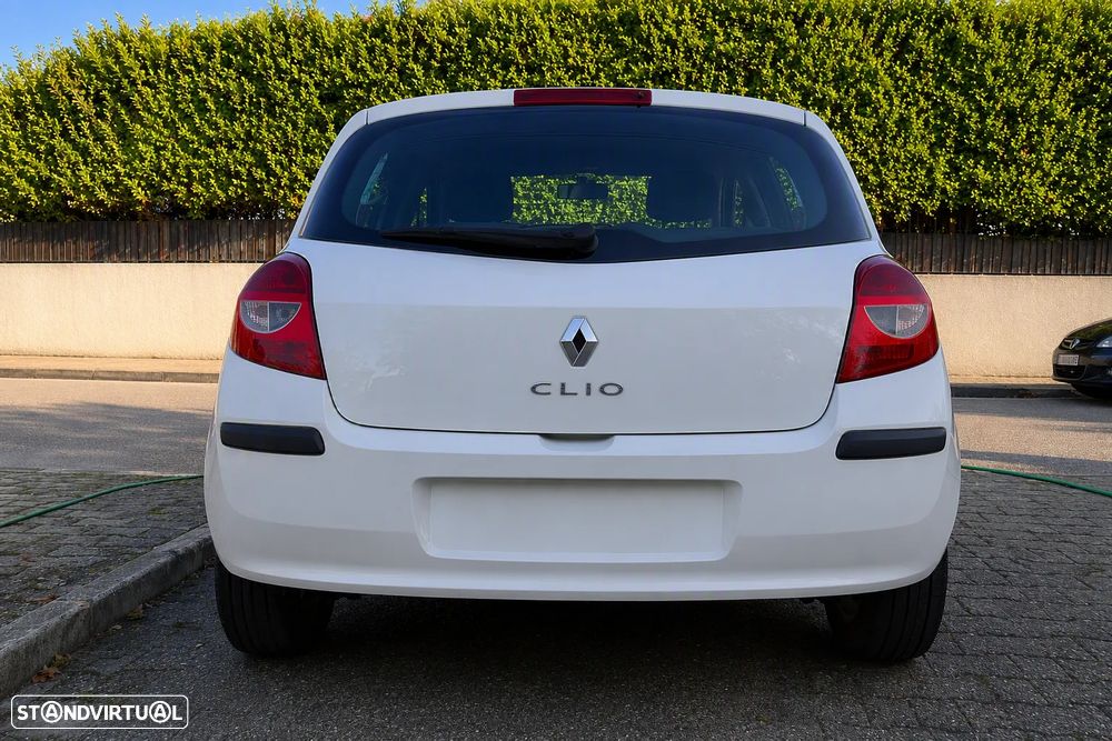 Renault Clio 1.5 dCi Dynamique S - 10