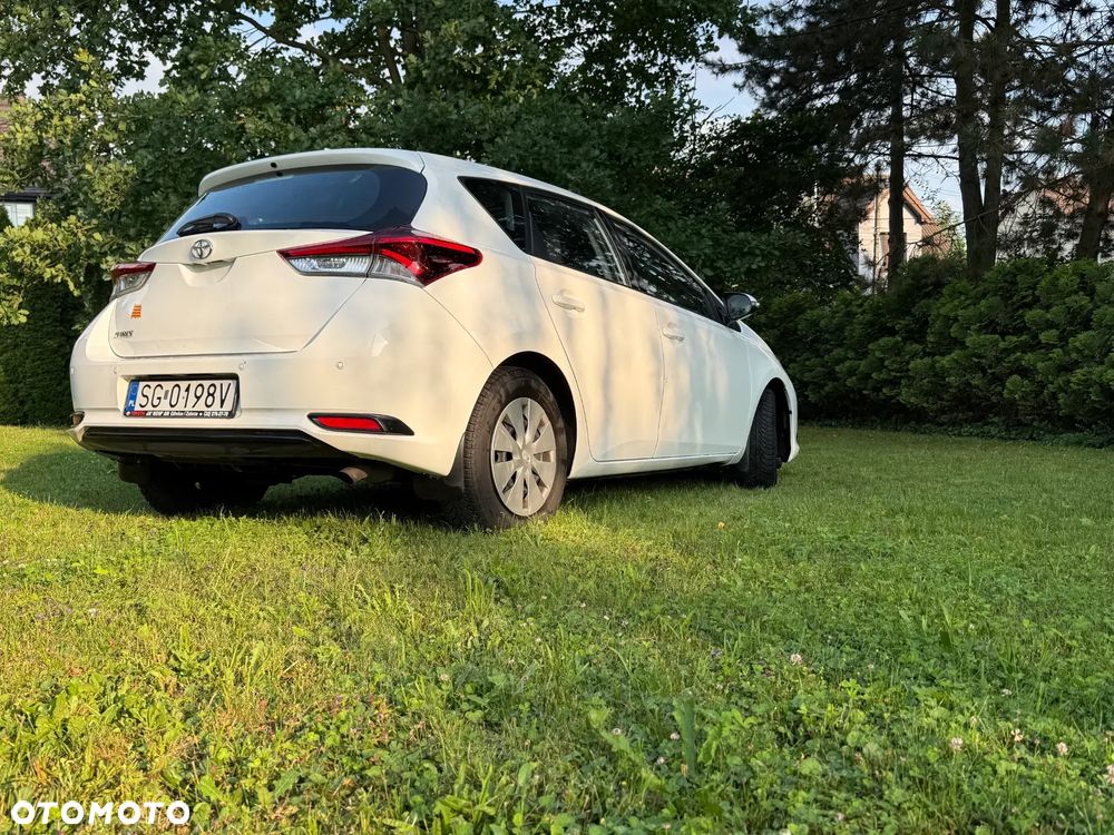 Toyota Auris - 2