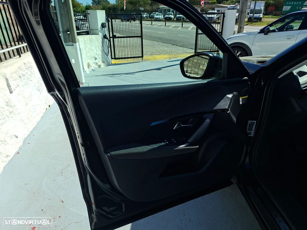 Peugeot 2008 PureTech 130 EAT8 Active - 18