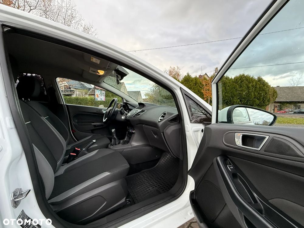 Ford Fiesta 1.5 TDCi SYNC Edition - 22