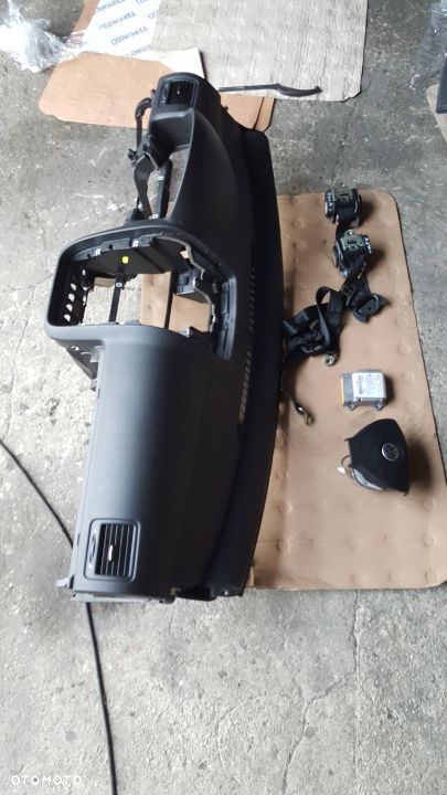 Deska rozdzielcza VW Golf V - 1