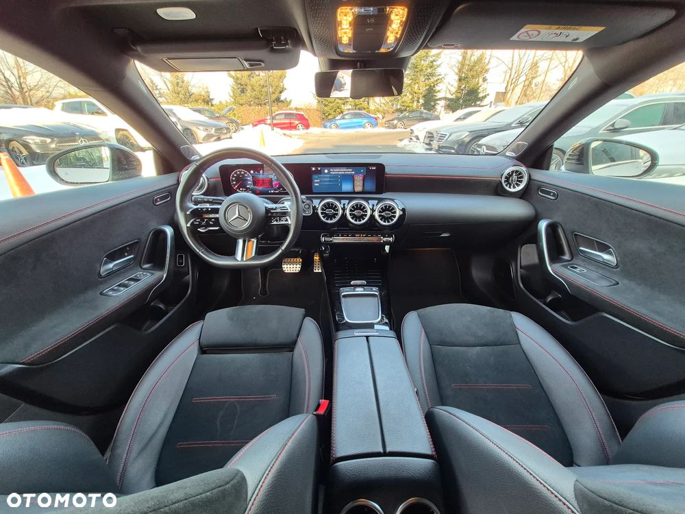Mercedes-Benz CLA 200 AMG Line 7G-DCT - 24