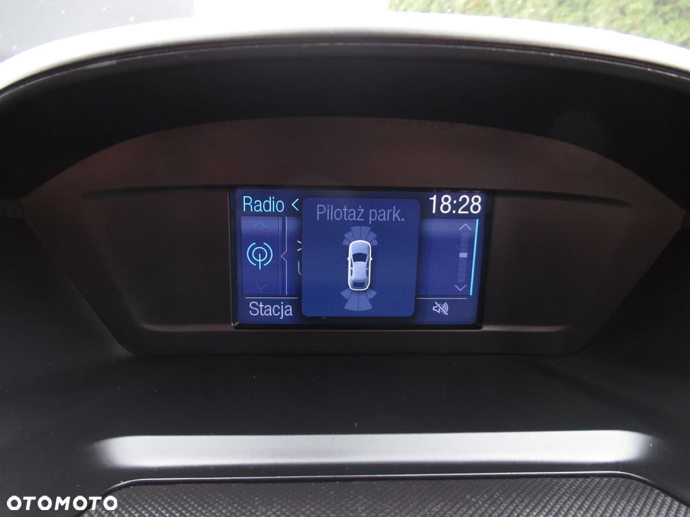 Ford Kuga 1.6 EcoBoost 2x4 Titanium - 27