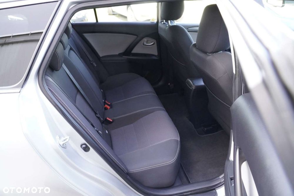 Toyota Avensis 2.0 D-4D Premium - 7