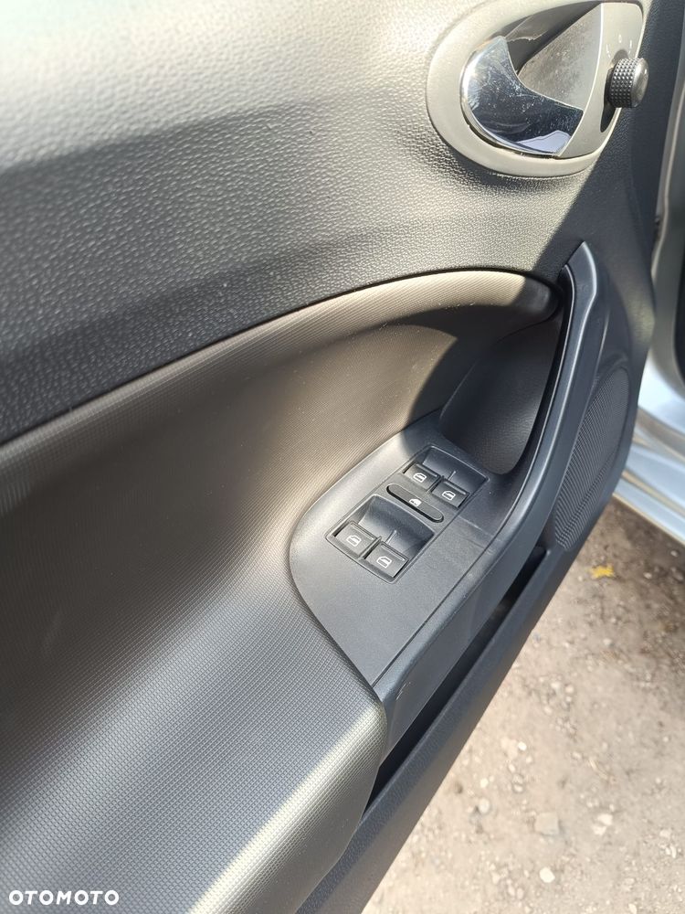 Seat Ibiza 1.6 16V Comfort Edition - 12