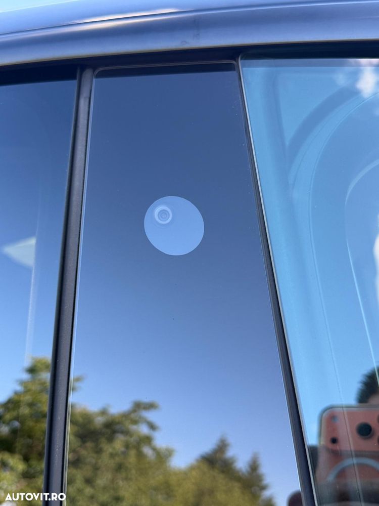 Tesla Model Y Long Range Dual Motor AWD - 28