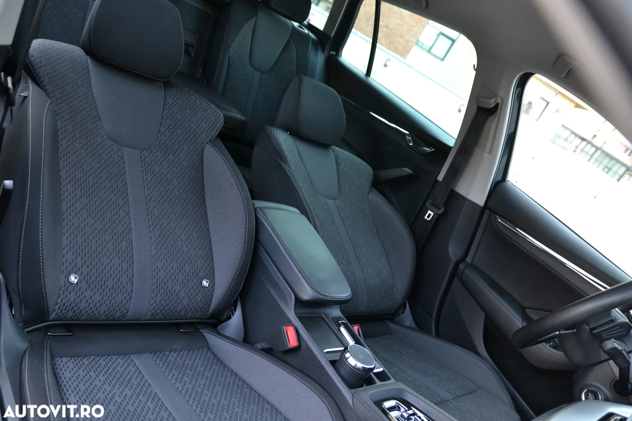 Skoda Octavia Combi 2.0 TDI DSG 4X4 Style - 25