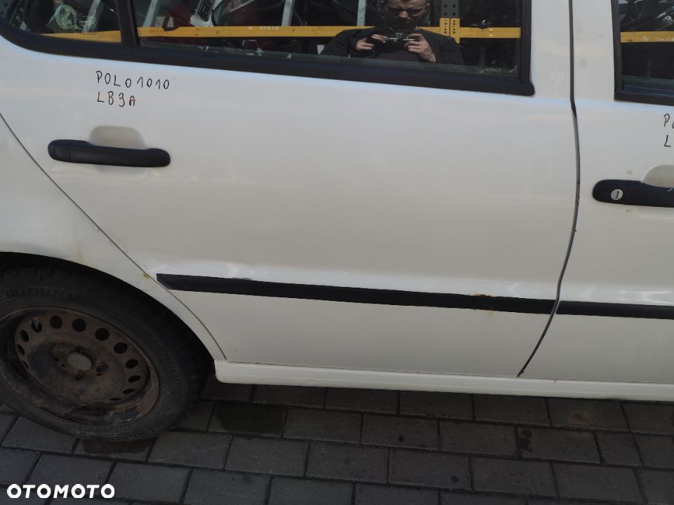 Drzwi Prawe Tylne Tył VW Polo Kolor: LB9A - 3
