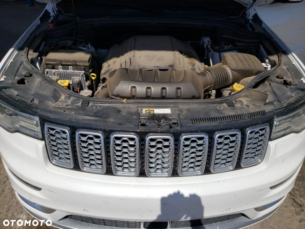 Jeep Grand Cherokee - 12