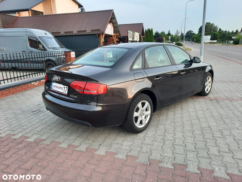 Audi A4 Limousine - 10