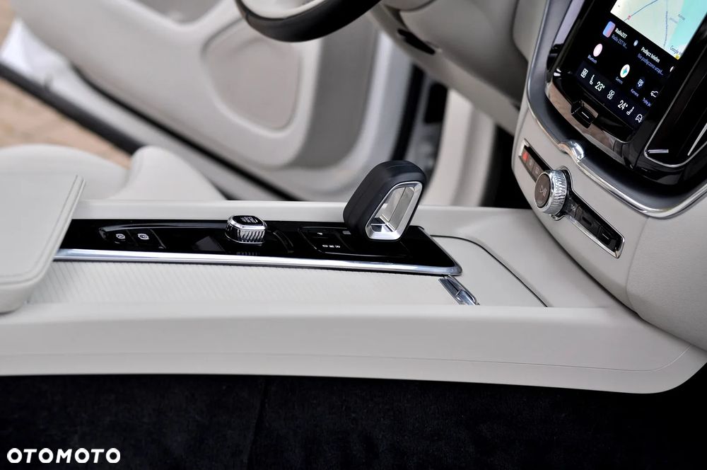 Volvo XC 60 T6 AWD Plug-In Hybrid Inscription - 20