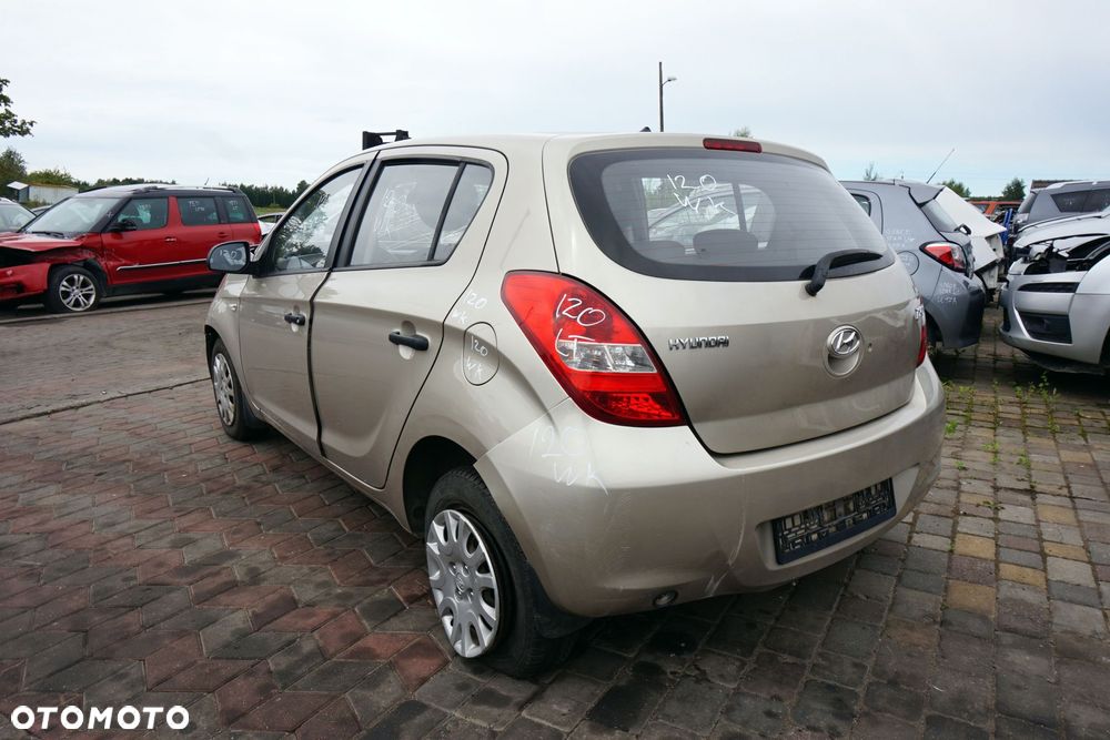 HYUNDAI I20 I 5D HB 2011 WK 1.2 16V G4LA 77KM MA177 BEŻOWY na części - 3