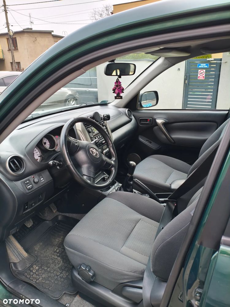 Toyota RAV4 2.0 VVT-i 4x4 - 4