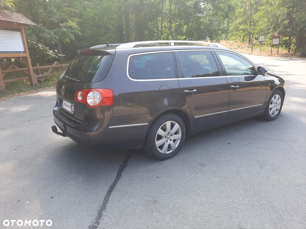 Volkswagen Passat 2.0 TDI DPF Highline - 14