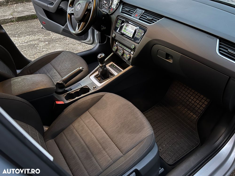 Skoda Octavia 1.6 TDI Active - 9