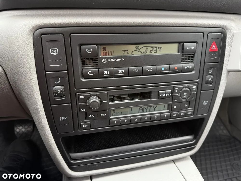 Volkswagen Passat 2.0 Comfortline - 24