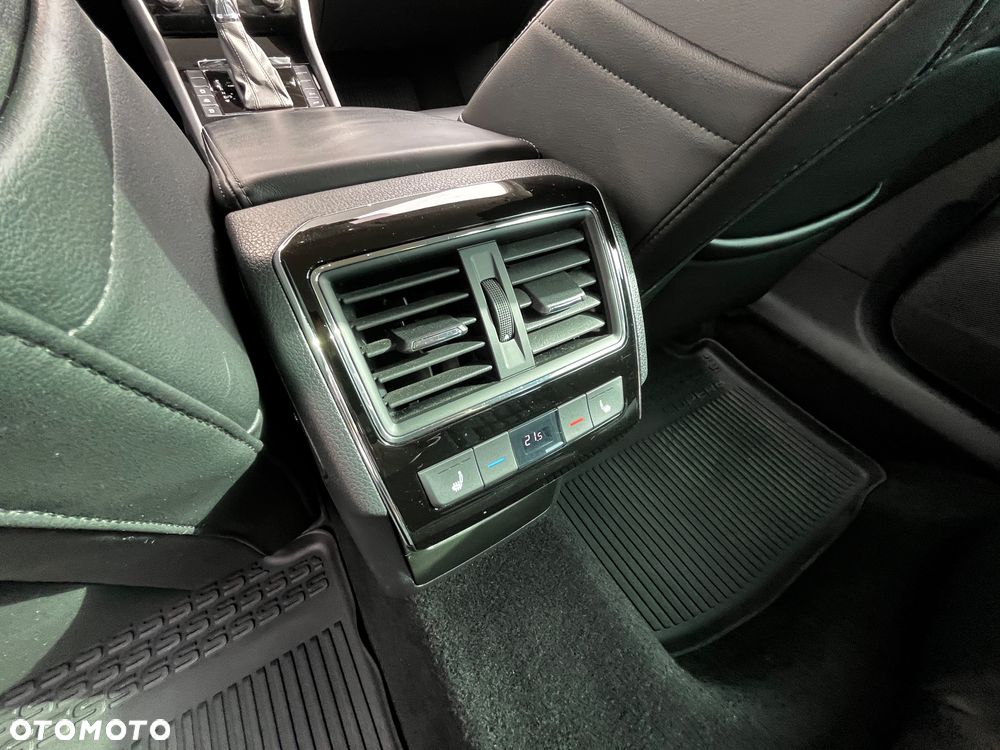 Skoda Superb 2.0 TDI SCR L&K DSG - 19