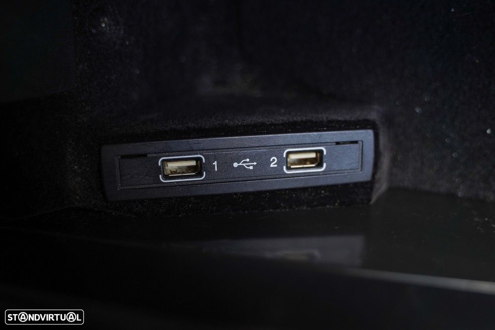 Mercedes-Benz E 250 BlueTEC Avantgarde Auto. - 22