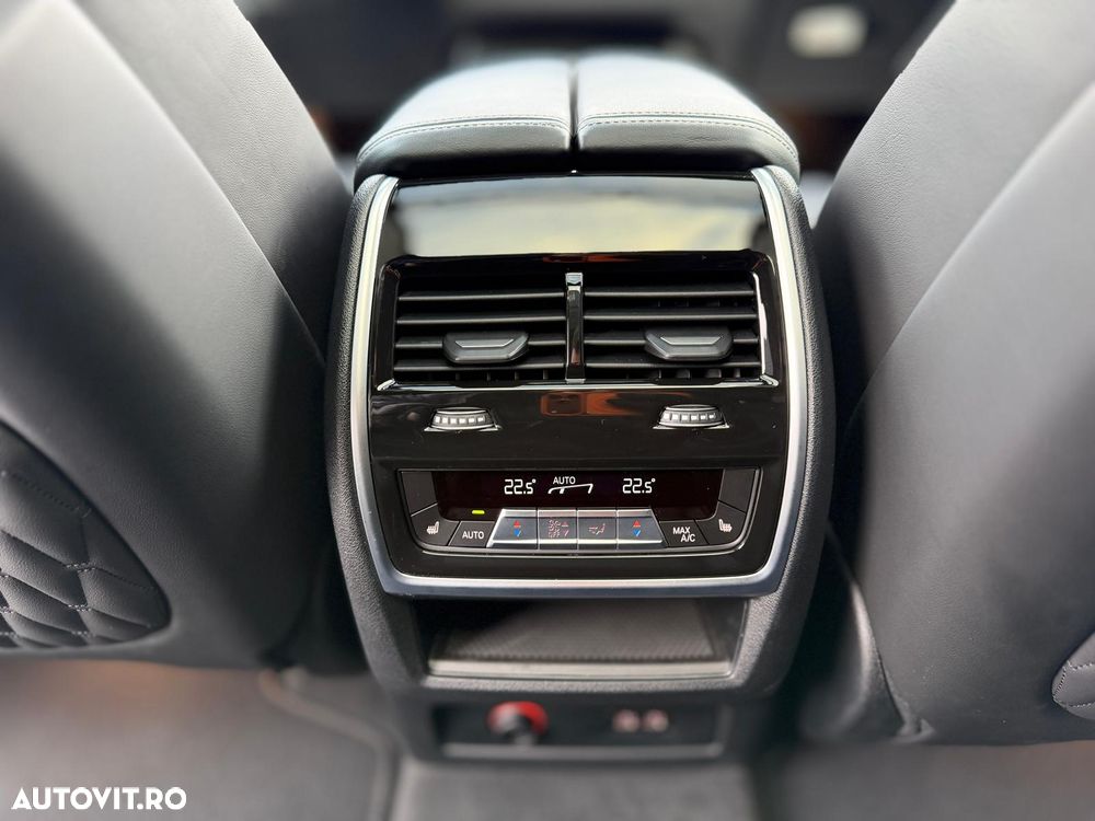 BMW X7 M60i xDrive AT MHEV - 21