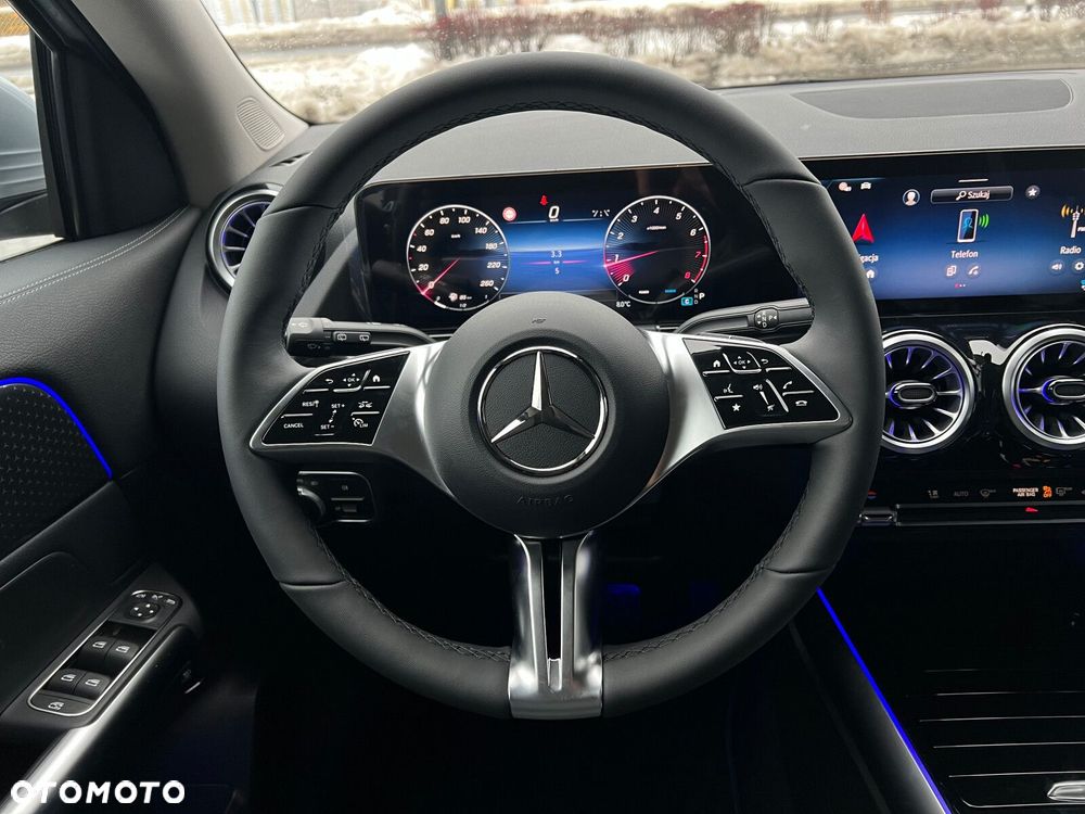 Mercedes-Benz GLA - 14