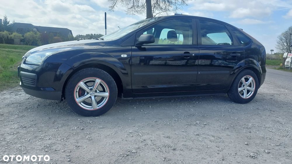 Ford Focus 1.6 16V Trend - 28