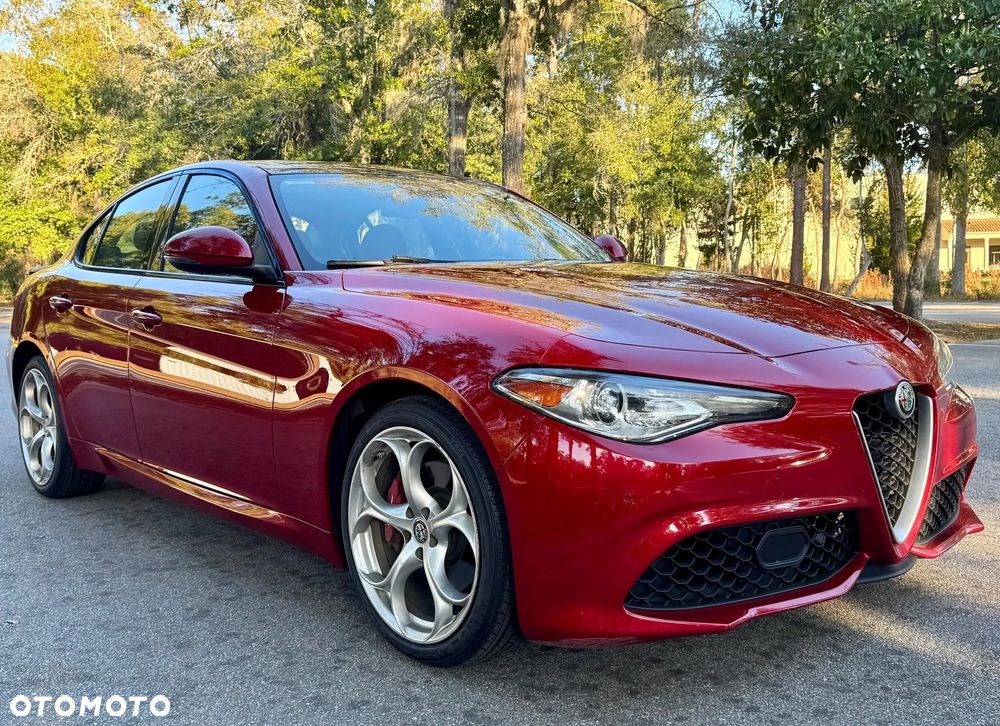 Alfa Romeo Giulia 2.0 Turbo 16V AT8-Q4 Ti - 1