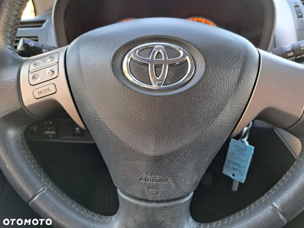 Toyota Auris - 25