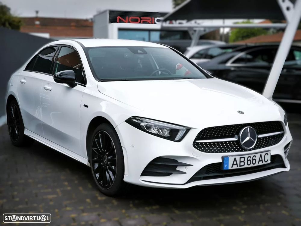 Mercedes-Benz A 250 Limousine e AMG Line - 12