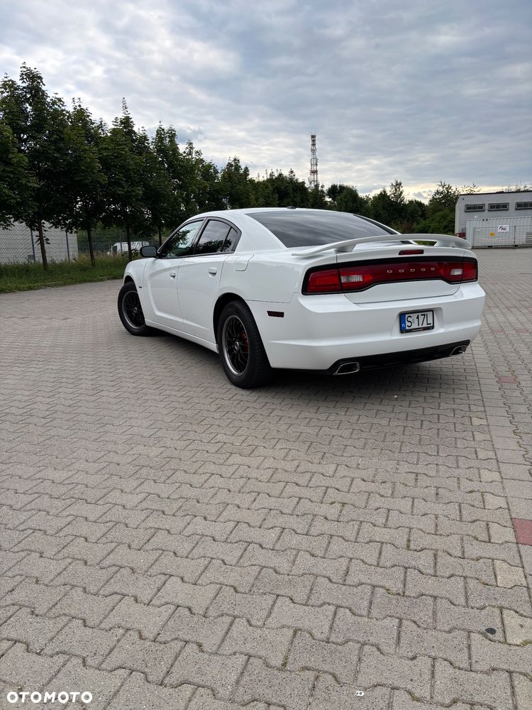 Dodge Charger 5.7 V8 RT - 3