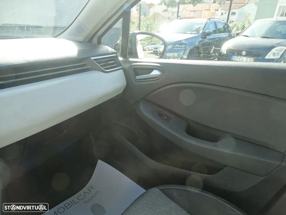 Renault Clio 1.0 TCe Limited CVT - 21